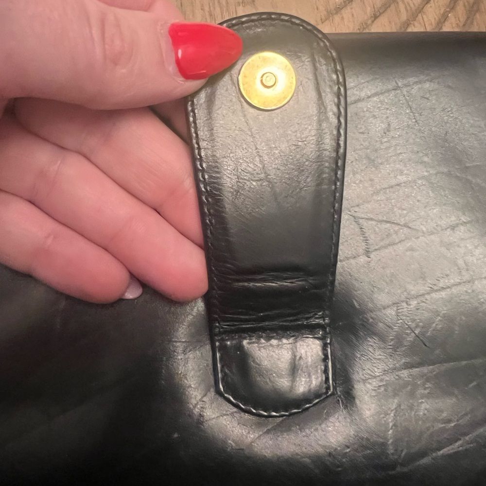 Vintage 70’s Gucci Black Leather handbag w/ Chain - Picture 4 of 13